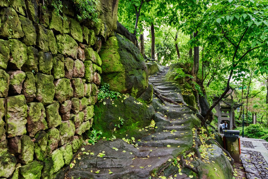 宝石山