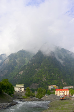 阿坝毕棚沟沟口 旅游食宿区