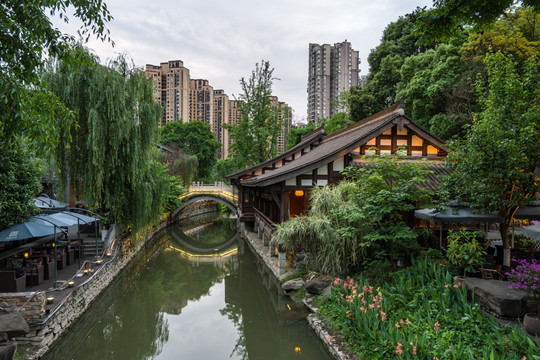 铁像寺水街