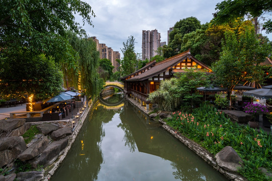 铁像寺水街夜景