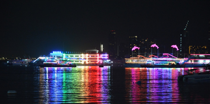 芭提雅海滩夜景