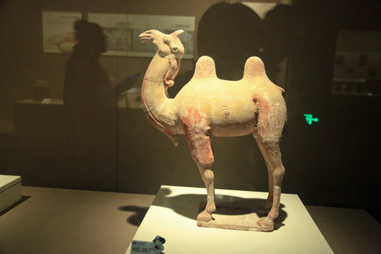 彩绘陶骆驼 古代陶瓷