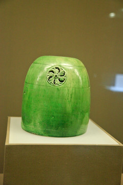 绿釉香熏 唐代陶瓷