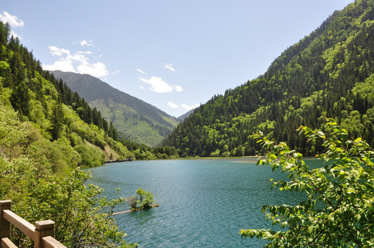 湖光山色