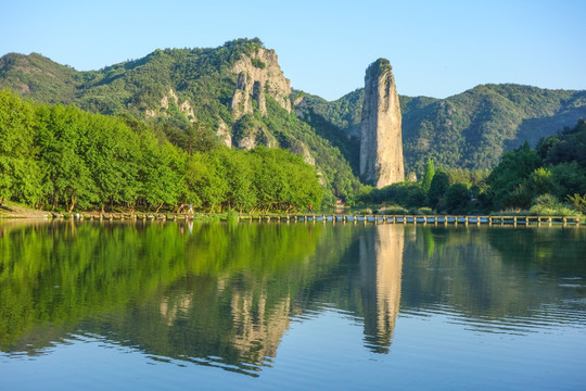 鼎湖峰