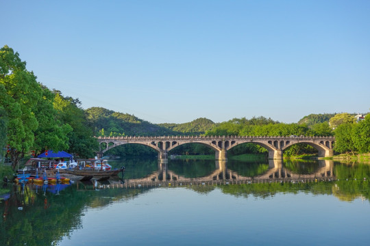 鼎湖峰