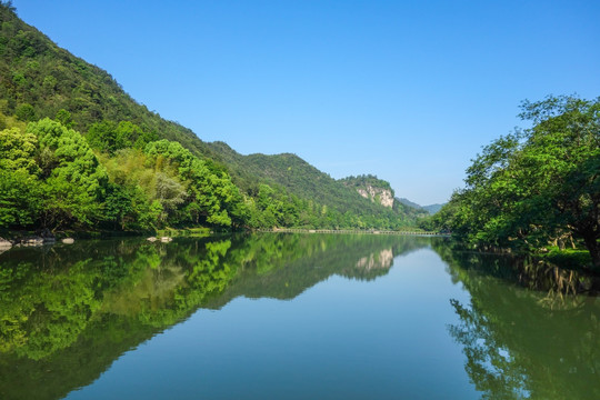 鼎湖峰