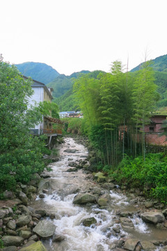 山村小溪