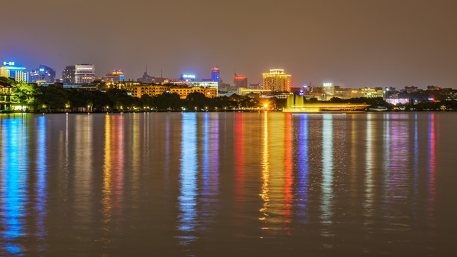 西子湖畔夜景