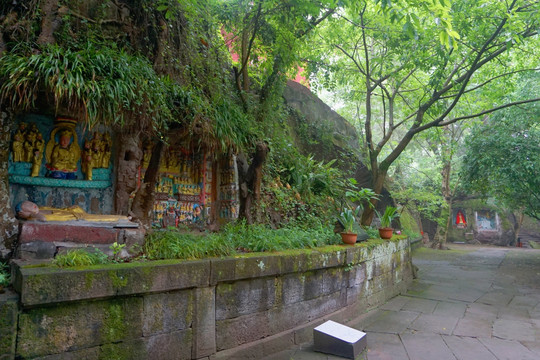 乐至报国寺 摩崖造像