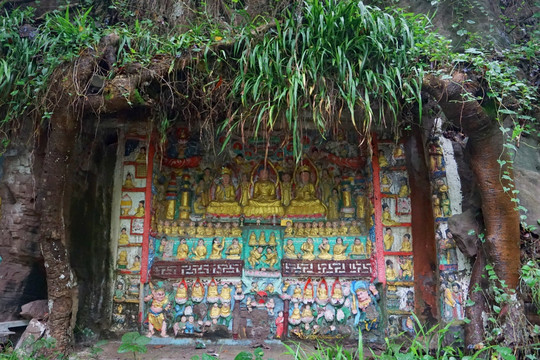 乐至报国寺 摩崖造像