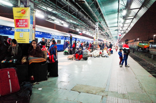 印度火车站站台 加尔各答