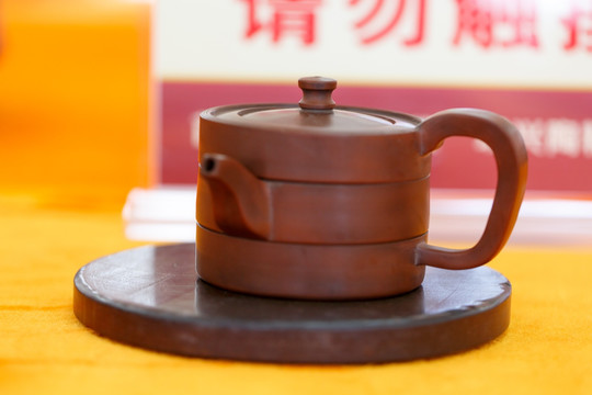 坭兴陶 茶壶 蒸蒸日上