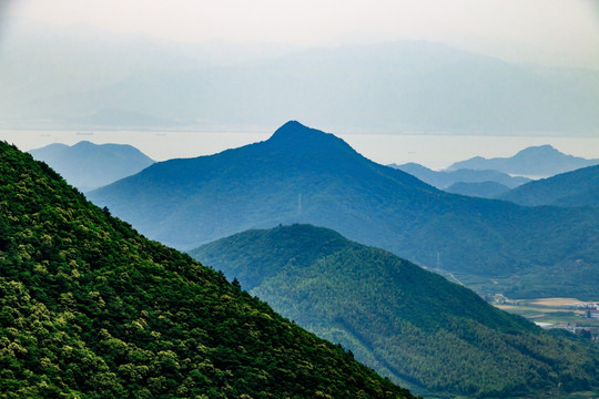 丛山峻岭 山峦起伏