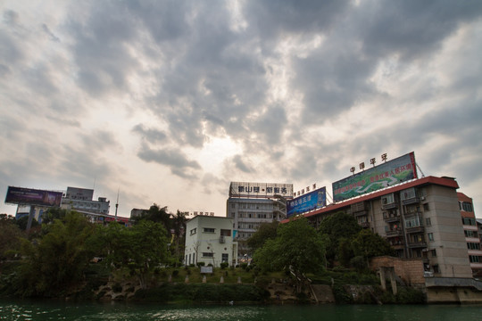 百色城市风光 澄碧河河畔建筑