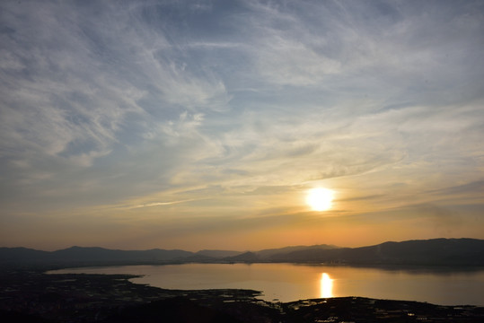 杞麓湖日落