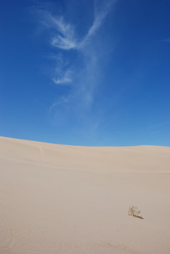 敦煌鸣沙山月牙泉风景区