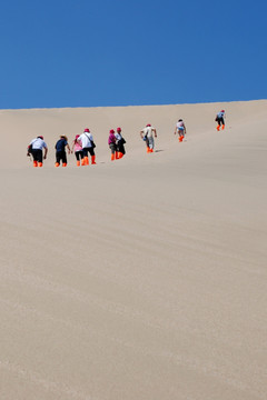 敦煌鸣沙山月牙泉风景区