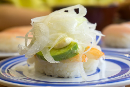 牛油果虾寿司