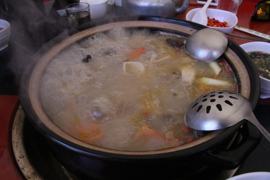 菌汤砂锅
