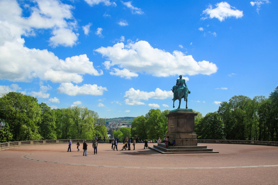 奥斯陆皇室广场雕塑