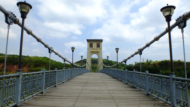 科玛小镇吊桥