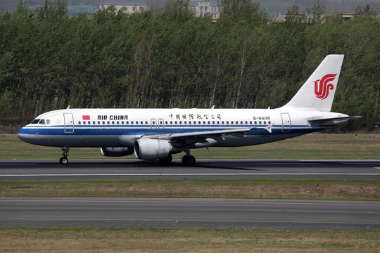 飞机起降 中国国际航空