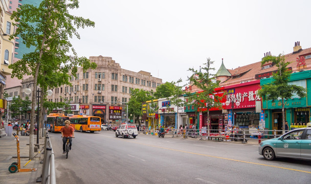 青岛中山路街景