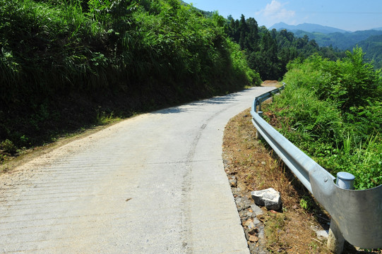 农村水泥路面越野素材