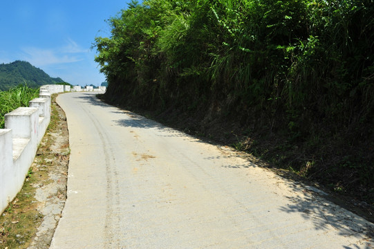 农村水泥路面越野素材