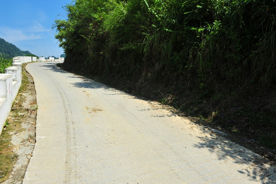 农村水泥路面越野素材