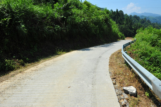 农村水泥路面越野素材