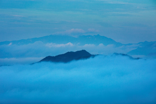 云海 洛阳山