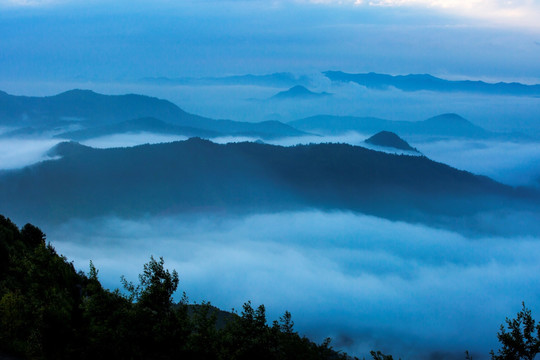 云海 洛阳山