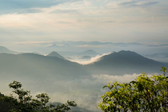 云海 洛阳山