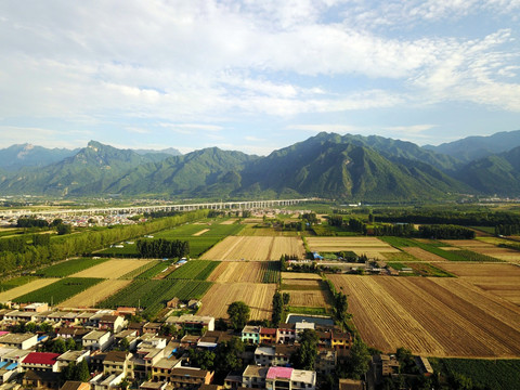 航拍户县秦岭山下乡村小镇