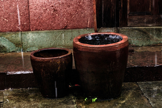 雨水水缸 农村水缸