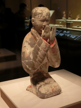 西汉彩绘跽坐女陶俑