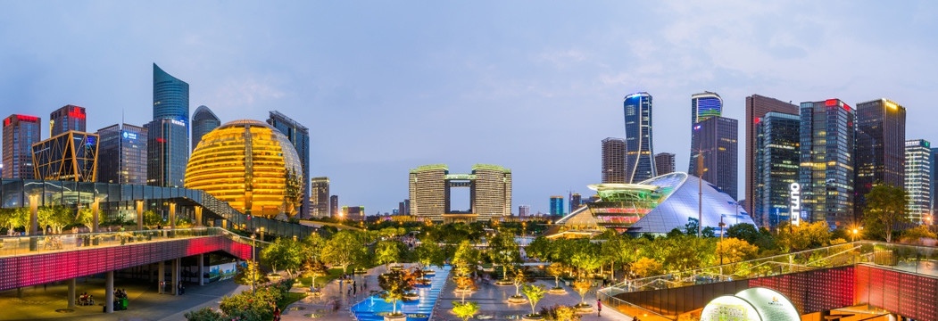 杭州钱江新城夜景全景