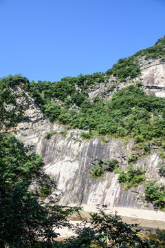 山间河流