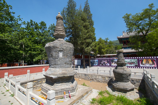 北京潭柘寺 塔