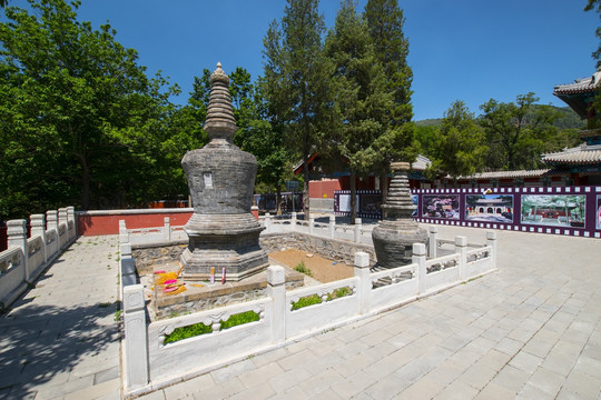 北京潭柘寺 塔