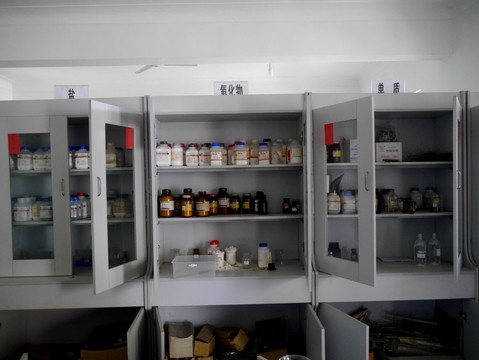 化学实验药品柜子