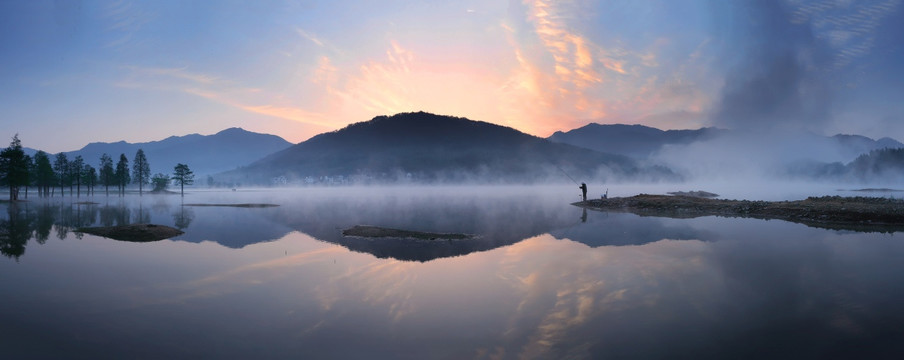 水墨意境山水