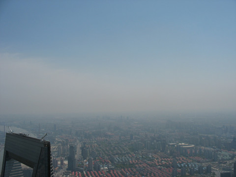 上海中心眺望远方