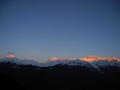 日照金山