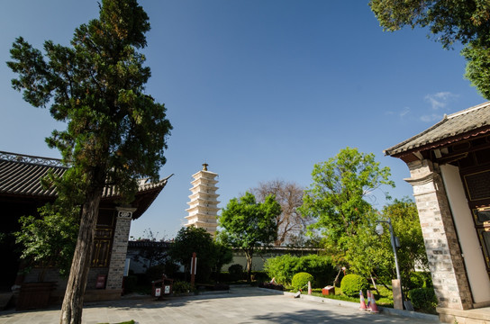 巍山等觉寺白塔