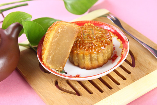 中秋白莲月饼包装盒素材