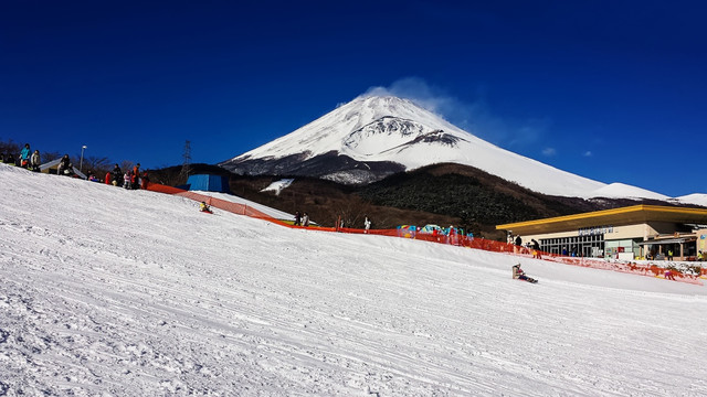 富士山下滑雪场