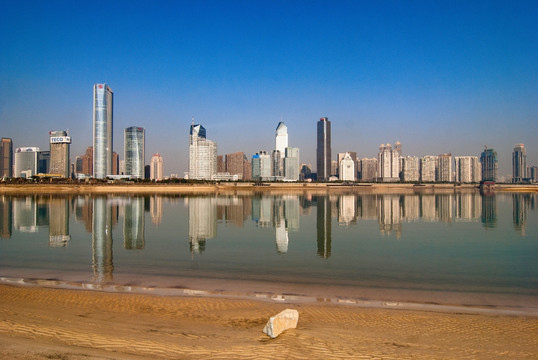 红谷滩两岸城市风景